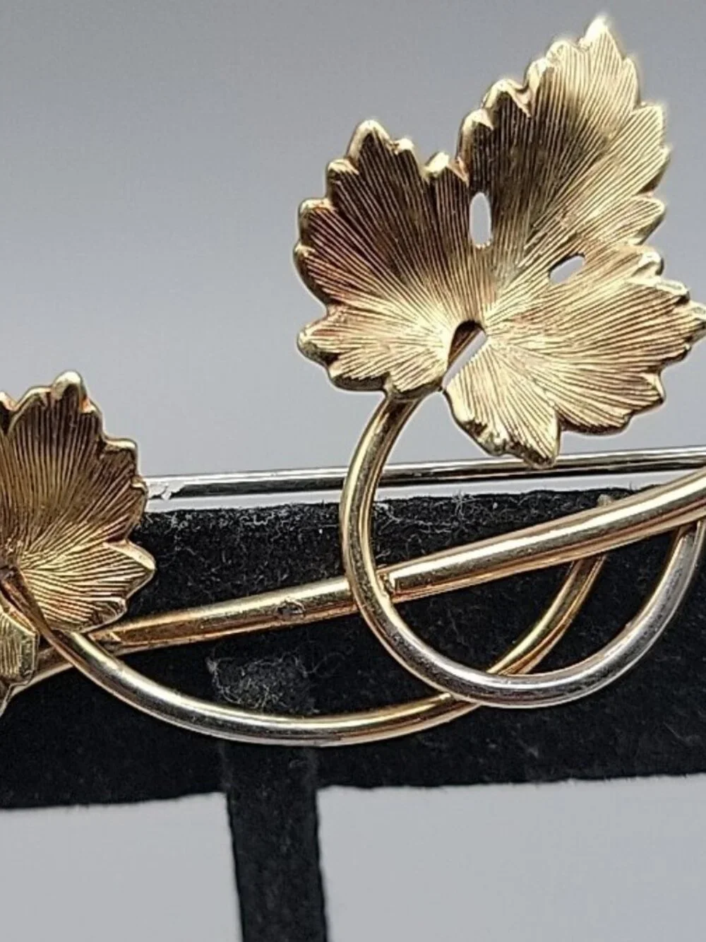 Vintage Signed Krementz 14K Gold Overlay Leaf Brooch Pin Mid Century Botanical